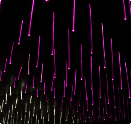 Escada monocromática criada por Antonio Peticov